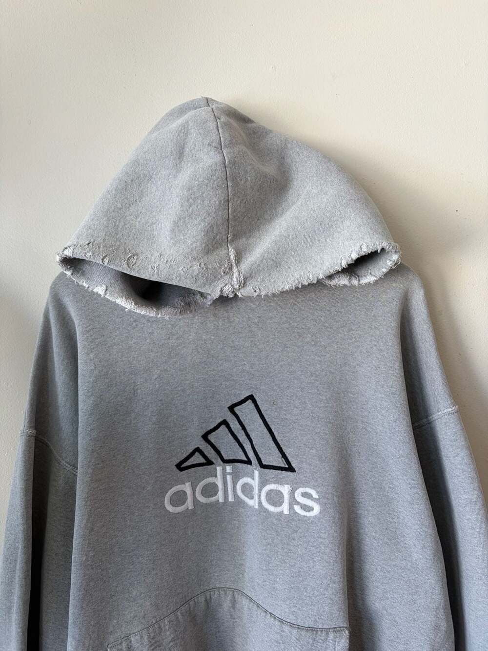 Adidas Vintage thrashed 90s Embroidered Hoodie boxy Size XL Grey